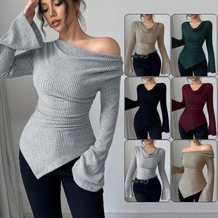 Off Shoulder Top - เสื้อผู้หญิงแขนยาว สีพื้น เสื้อแขนยาวคอวี ผ้าถัก คอวี แขนระบายชายเสื้อไม่สมมาตร