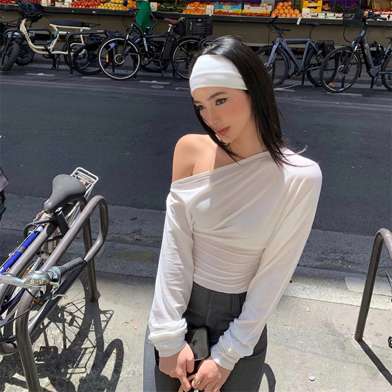 Off Shoulder Top - เสื้อผู้หญิงปี 2026 แบบไหล่เดียว แขนยาว ทรงไม่สมมาตร ดีไซน์จับจีบ