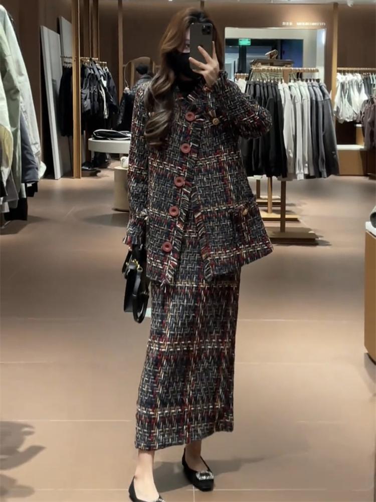 Women'S Fashion Long Coat - ชุดเซ็ตสองชิ้น เสื้อโค้ทสไตล์หรูหราทันสมัย ผ้าทอลายหยาบ กลิ่นอายความหอมอ่อนๆ พร้อมกระโปรงทรงเอเข้ารูป สำหรับผู้หญิง