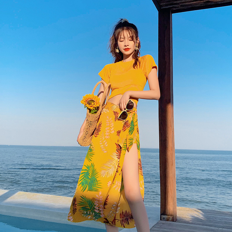 Women Fashion Wear - ชุดว่ายน้ำ 3 ชิ้น รุ่นใหม่ ปี 2026