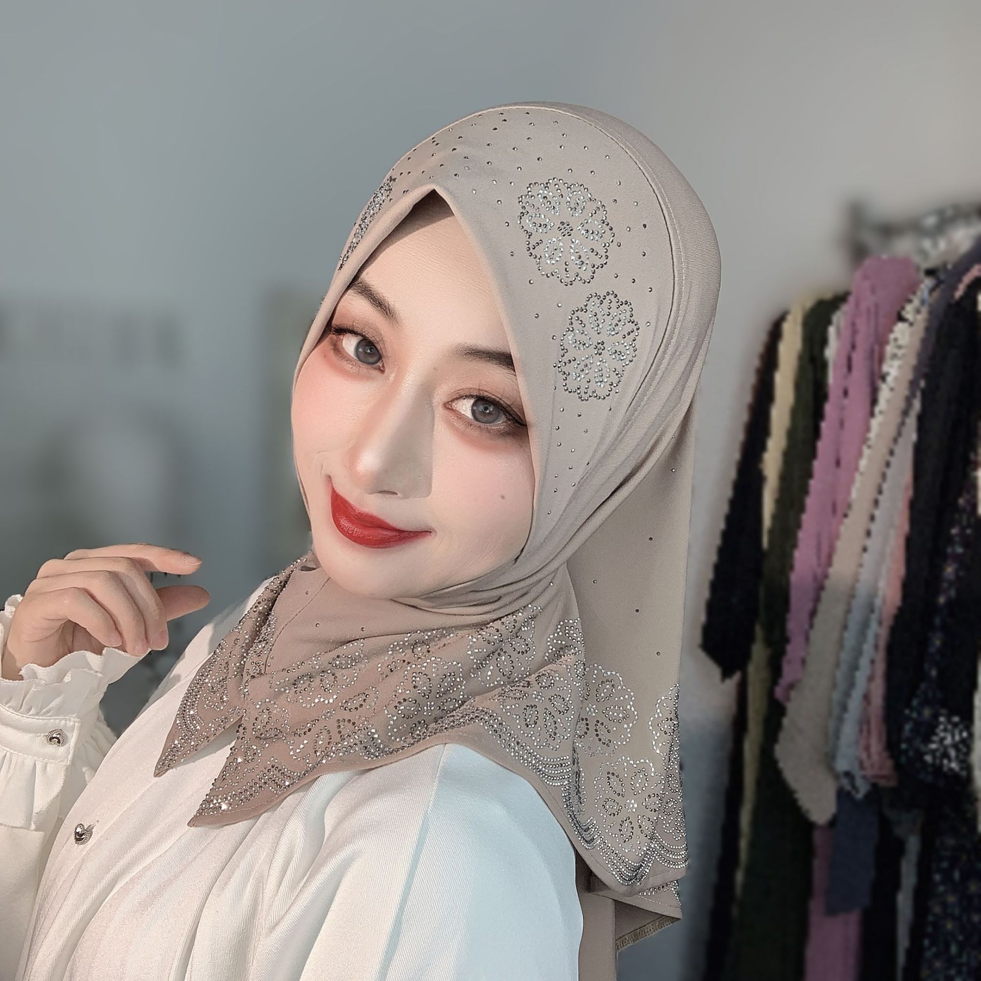 ฮิญาบสำเร็จรูปสำหรับผู้หญิงมุส - Women Fashion Wear บทวิจารณ์และราคา