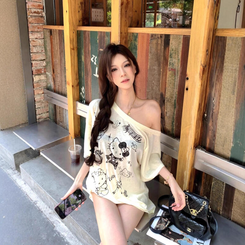 เสื้อป้องกันแสงแดด เฮลโล คิตตี - Off Shoulder Top บทวิจารณ์และราคา